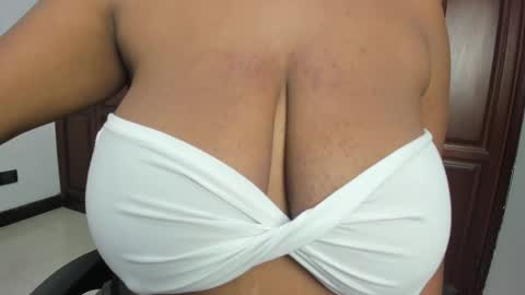 Snapshot of arianacontee chatting on 10/03/25, 11:57 Andrea online show from 10/03/25, 11:57