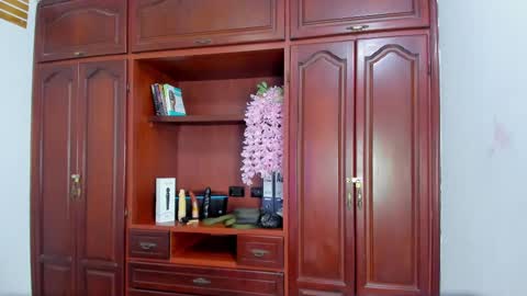 Snapshot of arianacontee chatting on 10/13/25, 07:36 Andrea online show from 10/13/25, 07:36