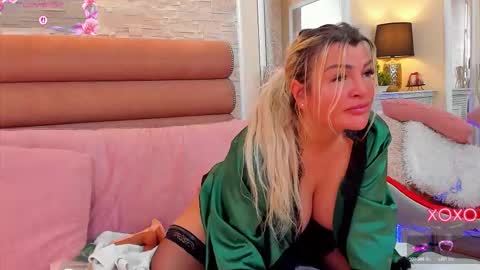 Snapshot of arianacroft_ chatting on 03/27/26, 08:59 Ariana online show from 03/27/26, 08:59