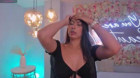 Ariana Dumont online show from 10/21/25, 11:44