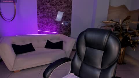 Your Girl  online show from 04/09/26, 05:07