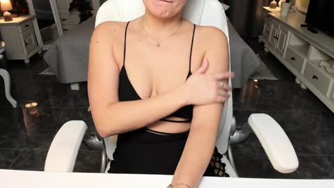 Ana online show from 12/28/24, 02:53