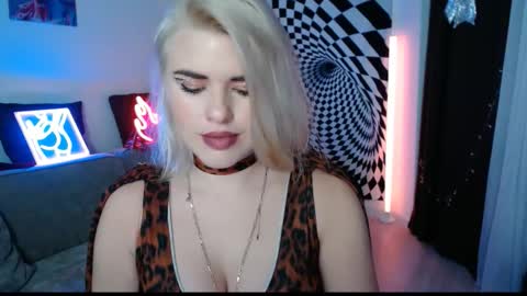 Snapshot of arianasaint chatting on 01/16/26, 03:05 Mistress Ariana online show from 01/16/26, 03:05