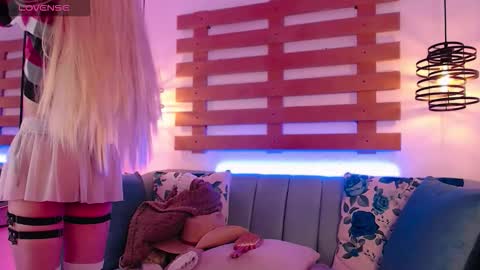 Snapshot of arianasantana chatting on 10/04/25, 01:42 Ari online show from 10/04/25, 01:42