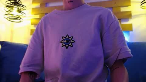 Snapshot of arianasantana chatting on 10/15/25, 12:49 Ari online show from 10/15/25, 12:49