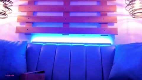 Snapshot of arianasantana chatting on 10/16/25, 12:50 Ari online show from 10/16/25, 12:50