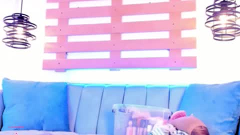 Snapshot of arianasantana chatting on 10/24/25, 12:34 Ari online show from 10/24/25, 12:34