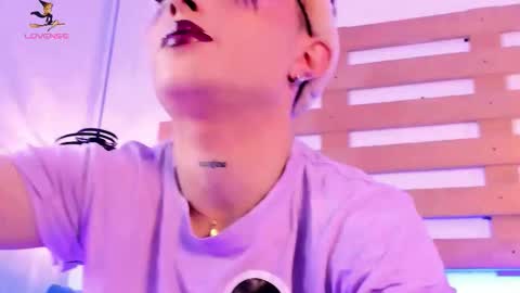 Snapshot of arianasantana chatting on 10/31/25, 01:34 Ari online show from 10/31/25, 01:34