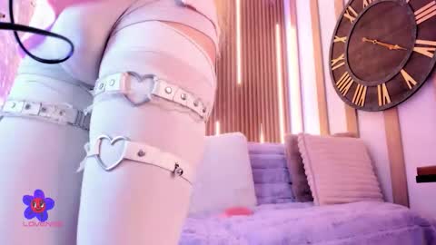 Snapshot of arianasantana chatting on 11/11/25, 09:04 Ari online show from 11/11/25, 09:04