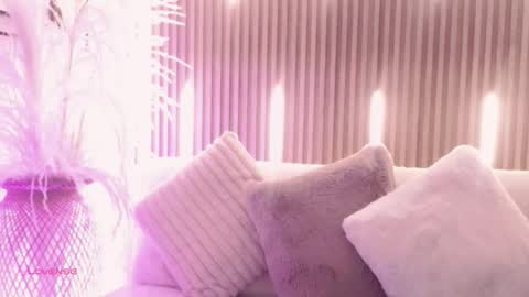 Snapshot of arianasantana chatting on 11/13/25, 01:32 Ari online show from 11/13/25, 01:32