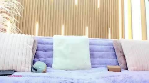 Snapshot of arianasantana chatting on 11/30/25, 12:42 Ari online show from 11/30/25, 12:42