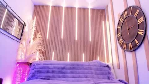 Snapshot of arianasantana chatting on 12/13/25, 07:53 Ari online show from 12/13/25, 07:53