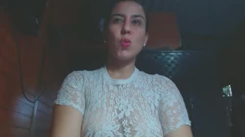 Snapshot of arianathomson chatting on 10/22/25, 06:29 ARIANA online show from 10/22/25, 06:29