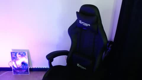 Snapshot of arianauwu666 chatting on 03/09/26, 08:35 help me 100 hands up my OF is Free online show from 03/09/26, 08:35