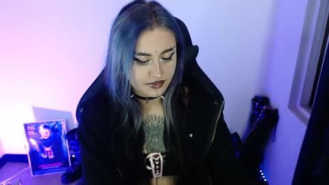 Snapshot of arianauwu666 chatting on 03/24/26, 10:37 help me 100 hands up my OF is Free online show from 03/24/26, 10:37