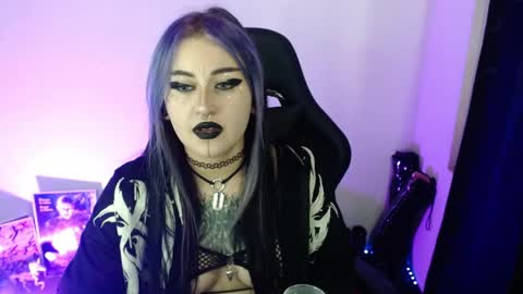 Snapshot of arianauwu666 chatting on 05/19/26, 06:36 help me 100 hands up my OF is Free online show from 05/19/26, 06:36