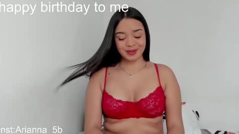 Snapshot of arianna_5 chatting on 10/11/25, 12:04 Ari 3 online show from 10/11/25, 12:04