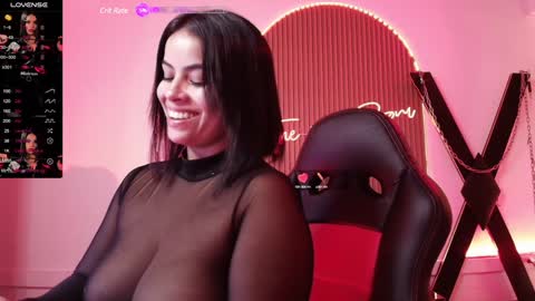 Snapshot of arianna__smith_ chatting on 01/20/25, 07:25 Arianna online show from 01/20/25, 07:25