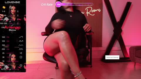 Snapshot of arianna__smith_ chatting on 02/04/25, 07:33 Arianna online show from 02/04/25, 07:33