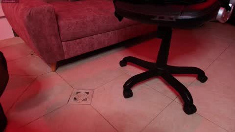 Snapshot of arianna__smith_ chatting on 10/14/25, 07:58 Arianna online show from 10/14/25, 07:58