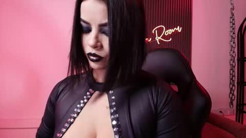 Snapshot of arianna__smith_ chatting on 10/28/25, 07:49 Arianna online show from 10/28/25, 07:49