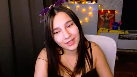 Snapshot of arianna_grend chatting on 10/28/25, 01:58 Arianna online show from 10/28/25, 01:58