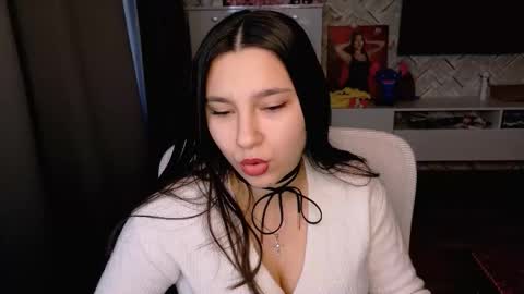 Snapshot of arianna_grend chatting on 12/19/25, 10:44 Arianna online show from 12/19/25, 10:44