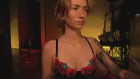 Olivka online show from 02/14/25, 05:19