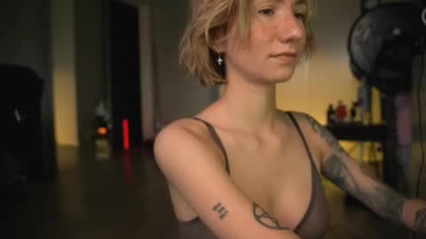 Olivka online show from 03/12/25, 05:35