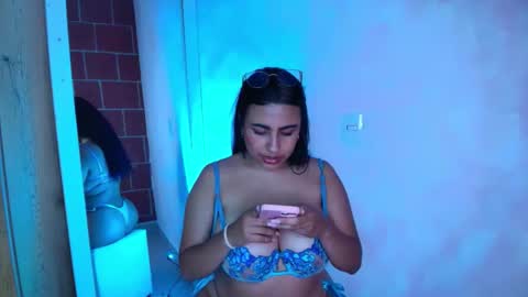 Snapshot of arianna_sampio chatting on 04/23/26, 01:29 Ar online show from 04/23/26, 01:29