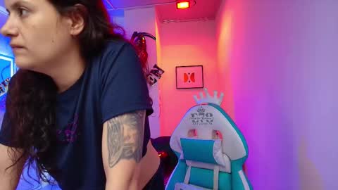 Snapshot of arianna_sweeet chatting on 10/28/25, 03:43 arianna_sweeet online show from 10/28/25, 03:43