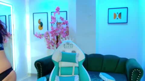 Snapshot of arianna_sweeet chatting on 11/08/25, 04:23 arianna_sweeet online show from 11/08/25, 04:23