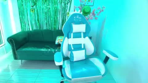 Snapshot of arianna_sweeet chatting on 03/19/26, 04:16 arianna_sweeet online show from 03/19/26, 04:16