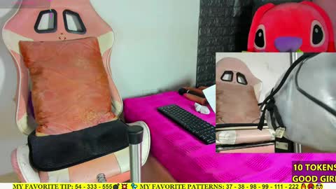 Snapshot of ariannalewis1 chatting on 09/18/25, 06:43 Arianna online show from 09/18/25, 06:43