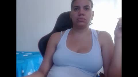 Snapshot of ariannaloovel chatting on 01/04/25, 05:26 ariannaloovel online show from 01/04/25, 05:26