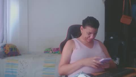 Snapshot of ariannaloovel chatting on 04/22/26, 04:52 ariannaloovel online show from 04/22/26, 04:52