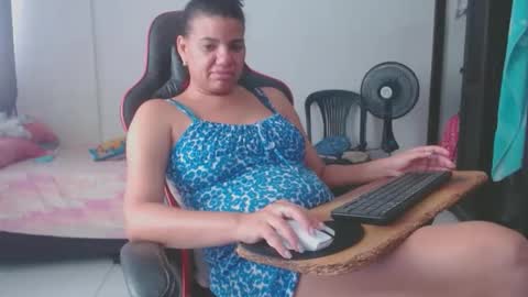 Snapshot of ariannaloovel chatting on 05/06/26, 06:02 ariannaloovel online show from 05/06/26, 06:02