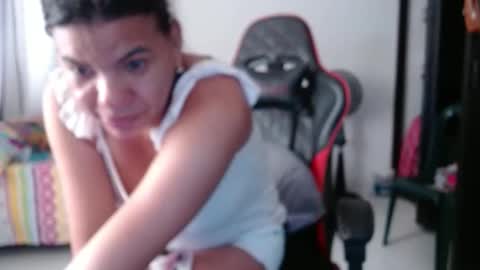 Snapshot of ariannaloovel chatting on 05/20/26, 03:51 ariannaloovel online show from 05/20/26, 03:51