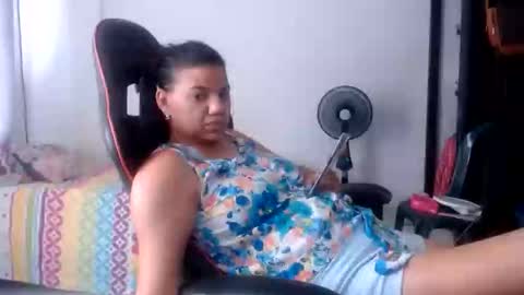 Snapshot of ariannaloovel chatting on 05/22/26, 06:02 ariannaloovel online show from 05/22/26, 06:02