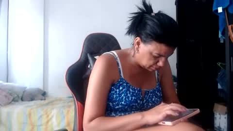 Snapshot of ariannaloovel chatting on 06/17/26, 06:53 ariannaloovel online show from 06/17/26, 06:53