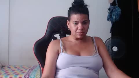 Snapshot of ariannaloovel chatting on 07/17/26, 05:18 ariannaloovel online show from 07/17/26, 05:18