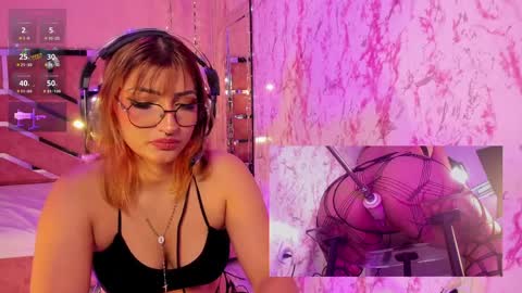 Snapshot of arianova_ chatting on 03/31/26, 01:00 Aria online show from 03/31/26, 01:00