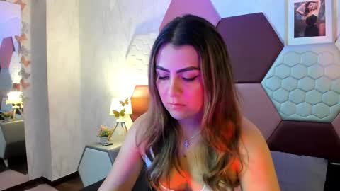 Snapshot of ariarous chatting on 04/14/26, 04:13 aria online show from 04/14/26, 04:13