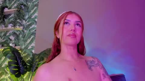 ariarusso_ online show from 05/14/26, 10:49