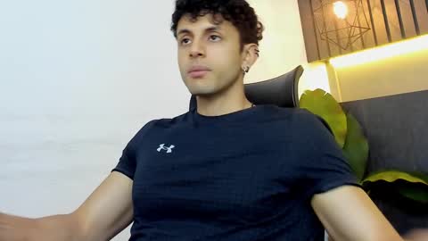 Snapshot of ariasaadeh chatting on 09/12/25, 12:05 ariasaadeh online show from 09/12/25, 12:05