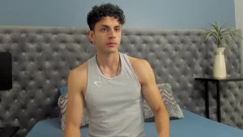 Snapshot of ariasaadeh chatting on 10/19/25, 12:17 ariasaadeh online show from 10/19/25, 12:17