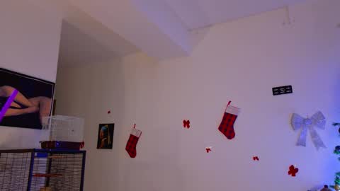 Snapshot of ariavossx chatting on 12/21/25, 12:40 Aria online show from 12/21/25, 12:40