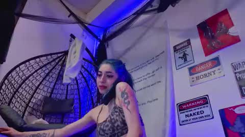 Snapshot of ariavossx chatting on 03/15/26, 06:14 Aria online show from 03/15/26, 06:14