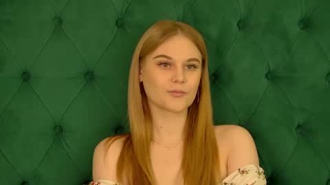 Snapshot of ariawell chatting on 11/20/25, 06:13 Aria online show from 11/20/25, 06:13