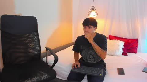 Snapshot of ariblake chatting on 06/10/26, 06:29 Ari and Aiden online show from 06/10/26, 06:29